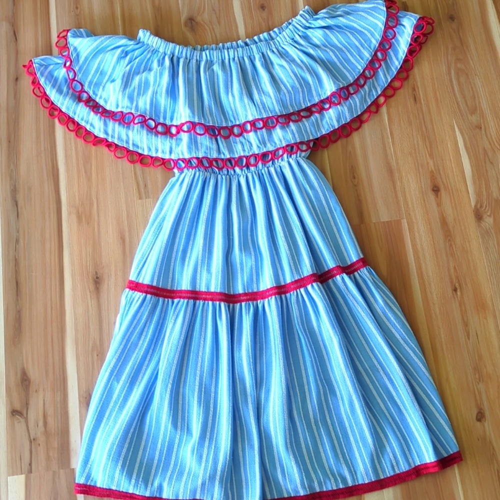 Unique Spanish style dress Sz S